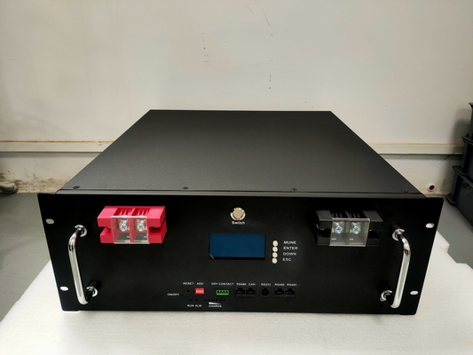 積み立てられる48V 100Ah Lifepo4 バッテリー 51.2V 100Ah ラックマウント 10年使用寿命