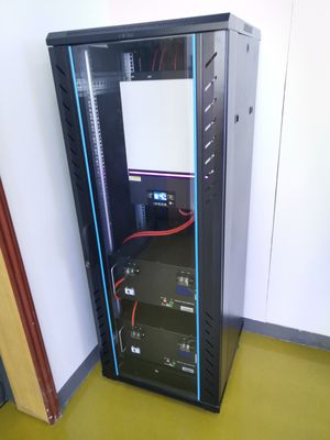 48V 200Ah BMSの太陽エネルギーの収納キャビネット100kw 3000周期